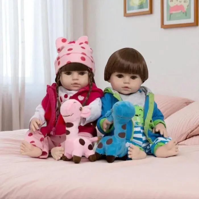 Boneca Super Realista Coleção Gêmeas Bichinhos Sortido 1 Unidade - Cegonha Reborn Dolls - Imagem 2