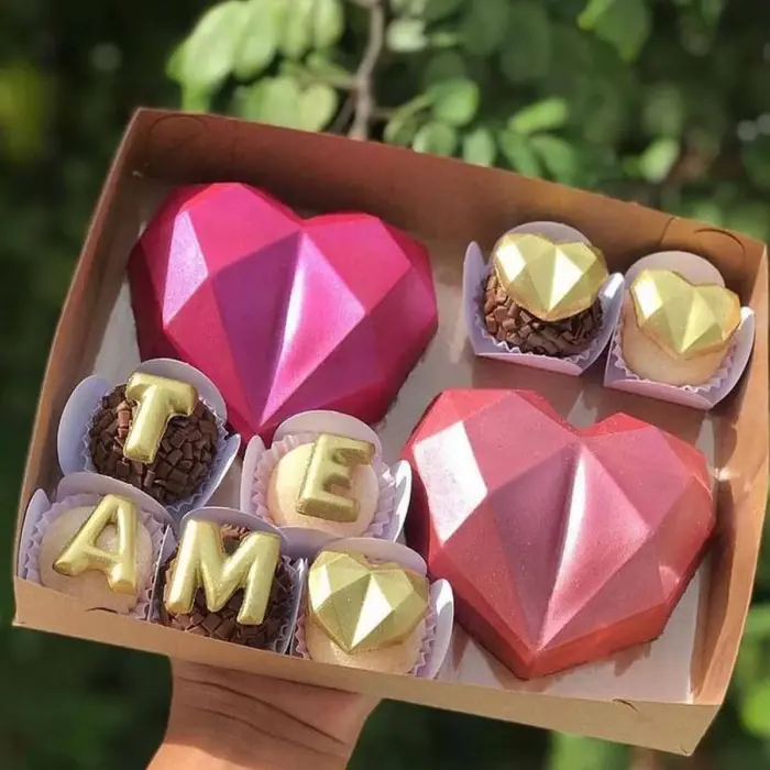 Forma para Ovo de Páscoa Formato de Coração Diamond 500g com 3 Partes - Porto Formas - Imagem 2