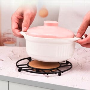 Descanso de Panela de Metal e Madeira 18x18x15cm Linha Black - Rio Home - Imagem 2