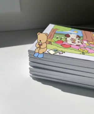 Livro de Colorir Bobbie Goods com Cartela de Adesivos e Capa Dura 48 Folhas - Imagem 2