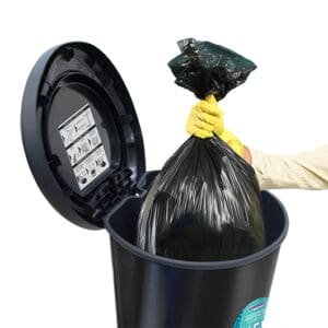 Lixeira Preta de 45 Litros com Pedal e Borda Trava Saco - ArqPlast - Imagem 6