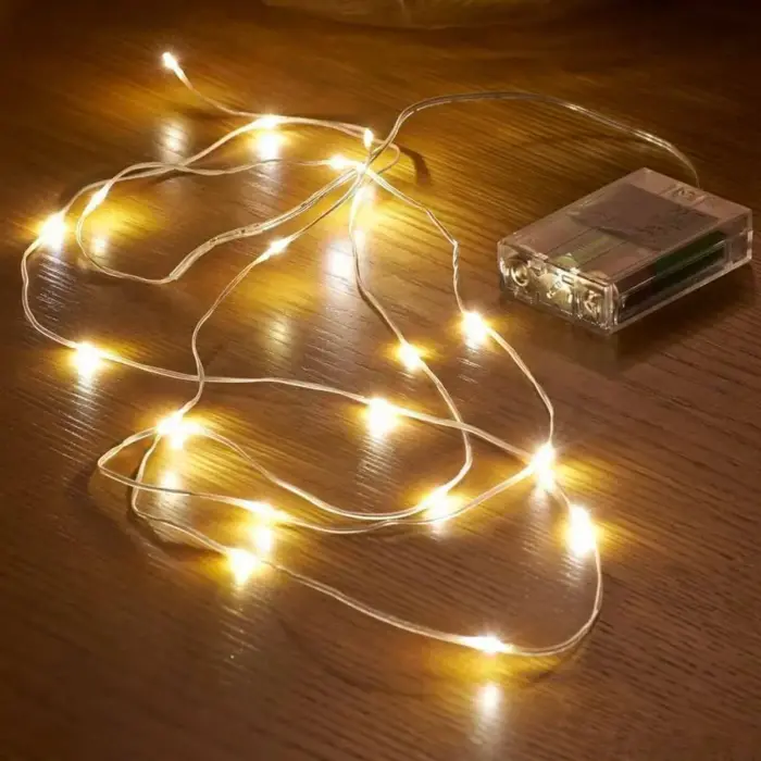 Cordão de LED Decorativo de 5 Metros com 50 LED's Branco Quente - Wincy Casa - Imagem 2
